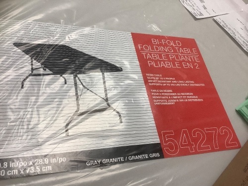 Bi Fold 6ft Folding Table, Damaged, E-Commerce Return - Lot 914