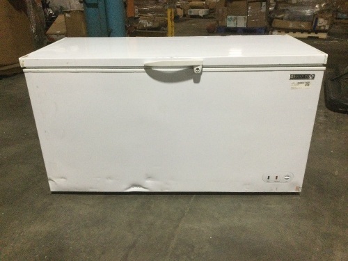 Maxx Cold MXSH15.9SHC 60.2” Commercial Solid Top Chest Freezer – 15.9 Cu ft. - Lot 17