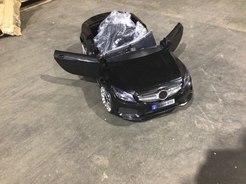 Kids Ride On Car - Unknown Info  - Lot 100