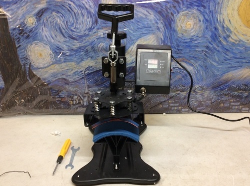 Heat Press for Hats. Powers Up, Not Tested Further - Lot 234