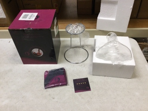 Finest Amore Glass Wine Decanter. Like New E-Commerce Return - Lot 279