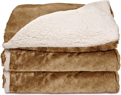 Sunbeam Heated Throw Blanket, Reversible Sherpa/Royal Mink, 3 Heat Settings, Honey. New - Lot 666