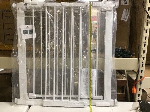 White Baby Gate - Appears New  - Lot 837