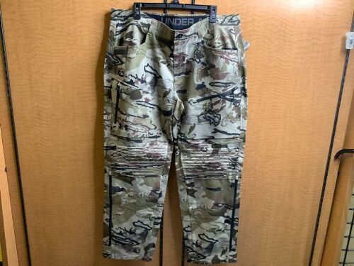 Under Armour Men's Pants, 40x30, Appears New - Lot 39