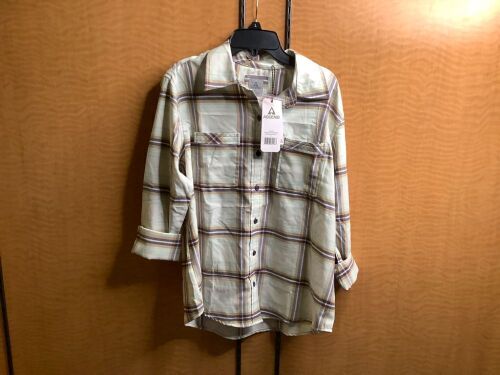 Ascend Men's Medium Shirt, Appears New - Lot 54