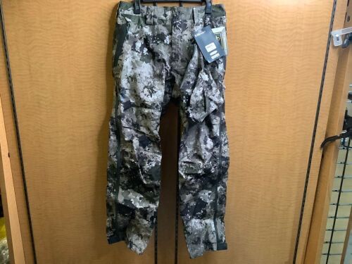 Instinct Barrier Gore Tex Men's Pants, 32, Appears New - Lot 77