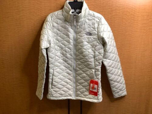The North Face Women's Jacket, Small, Appears New - Lot 90