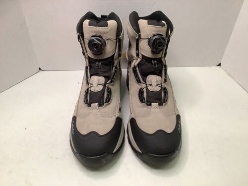 Snow Runner Max Boots, Men's 12 M, Ecommerce Return - Lot 145