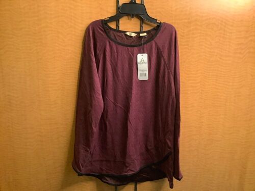 Ascend Ladies Knit Shirt, Large, Appears New - Lot 169