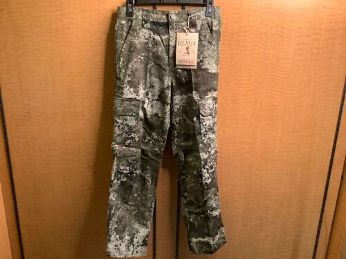 Red Head Youth Silent Hide Pant, XLarge, Appears New - Lot 170