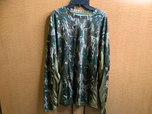 Nomad Men's Shirt, Large, Appears New - Lot 195