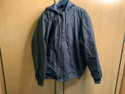 Red Head Men's Coat, Large, Appears New - Lot 196R