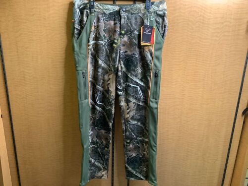 SHE Exp Fleece Pant, Large, Appears New - Lot 250