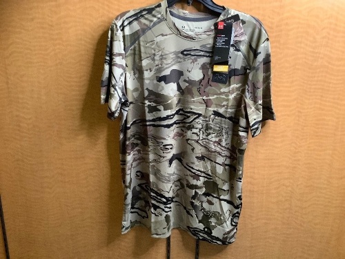 Under Armor Loose Shirt, Mens Medium, Appears New - Lot 252