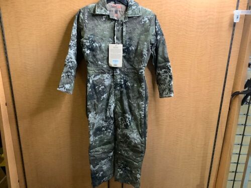 Red Head Silent Hide Youth Coverall, Medium, Appear New - Lot 357