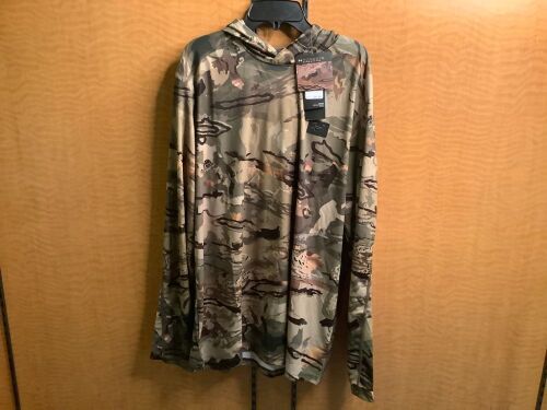 Under Armour Men's Large Heatgear, Appears New - Lot 410