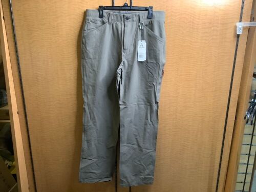 Ascend Men's Pants, 36x34, Appears New - Lot 418