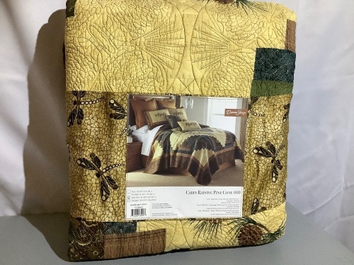 Cabin Rising Pine Cone 660, Queen Quilt, Appears New  - Lot 480
