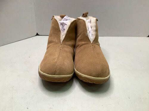 Minnetonka Moccasins Pile-Lined Boot Slippers for Ladies, 8, Appears New - Lot 556