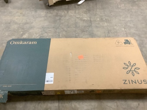 ZINUS Omkaram Upholstered Platform Bed Frame - King - Lot 2257