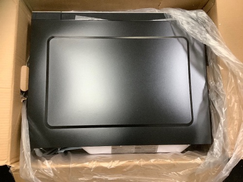 Microwave, Powers Up, Appears New - Lot 91