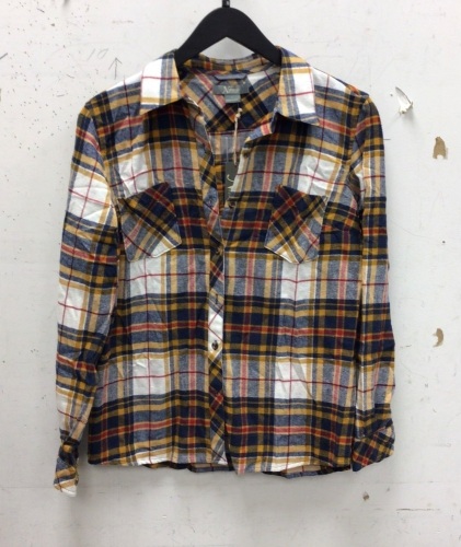 Natural Reflections Womens Flannel, Large, Appears New - Lot 533