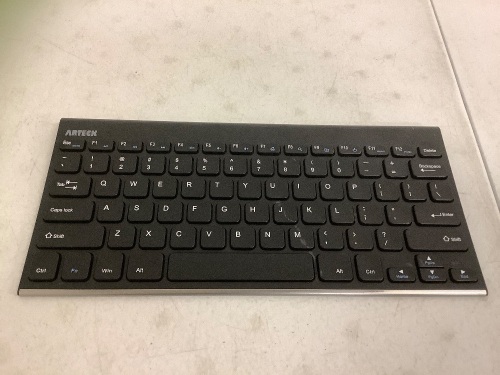 Arteck Wireless Keyboard, Missing USB Receiver and Charging Cable, E-Commerce Return - Lot 627