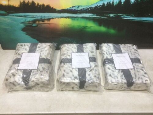 Lot of (3) Threshold Faux Fur Bed Scarf 20" x 92"  - Lot 899