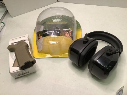 Howard Leight Shooters Premium Earmuff, Magpul Grip, Ecommerce Return - Lot 114