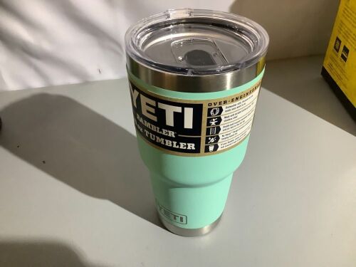 Yeti Rambler 30oz Tumbler, Lid Broken, Appears New - Lot 155
