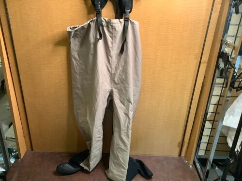 Men's Waders, Large, Appears New - Lot 259