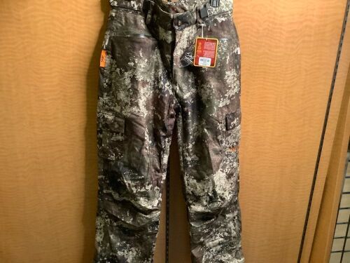 SHE Insulated Waterproof Pants, Medium, Appears New - Lot 283