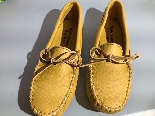 Minnetonka Women's 8, Double Deer, Appears New - Lot 300