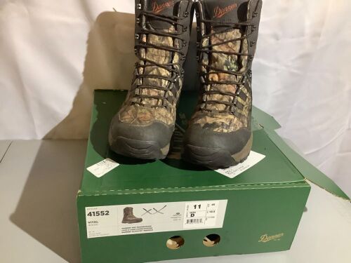 Danner Vital 400 Gram Men's Boots, 11, Appears New - Lot 330