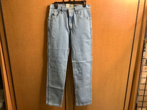 Traditional Fit Jean, 30x32, Appears New  - Lot 359