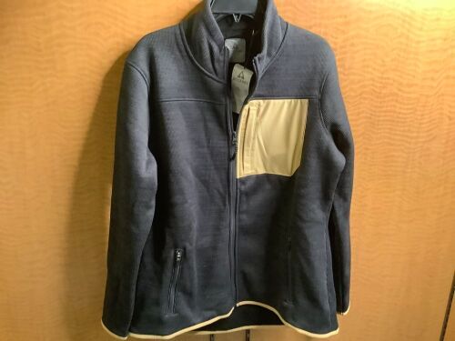 Ascend Exploration Zip Up, Xl, Appears New - Lot 362