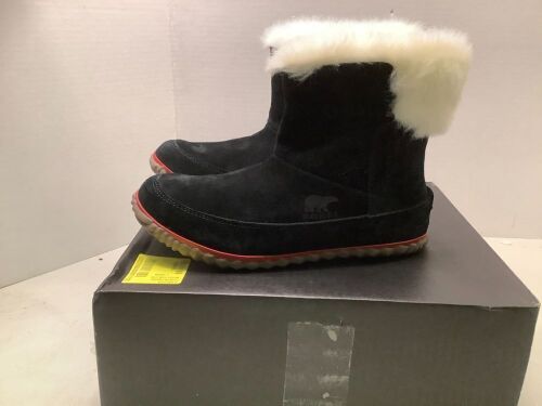 Sorel Out N About Bootie, Women's 8, Appears New - Lot 415