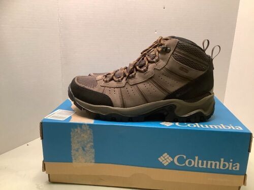 Columbia Grants Pass Waterproof Boots, 11, Appears New - Lot 416