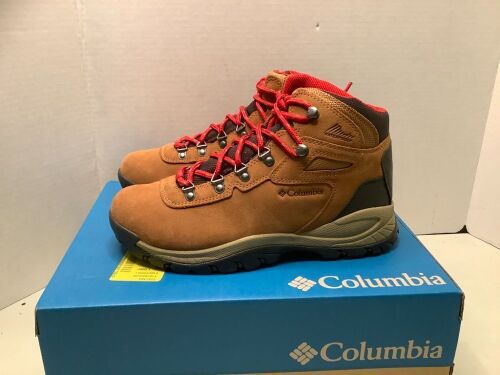Columbia Newton Ridge Plus, Women's 8.5, Appears New - Lot 422