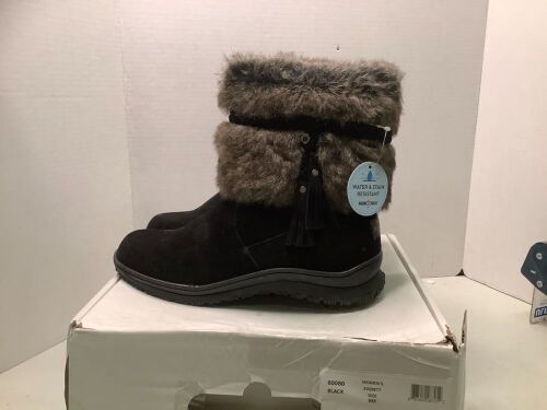 Minnetonka Everest Women's 9, Appears New - Lot 474