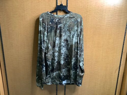 Performance Long Sleeve Shirt, XL, Appears New - Lot 490