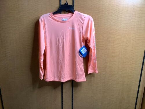 Columbia Tital Tee, Youth Large, Stain on Front, Appears New - Lot 502
