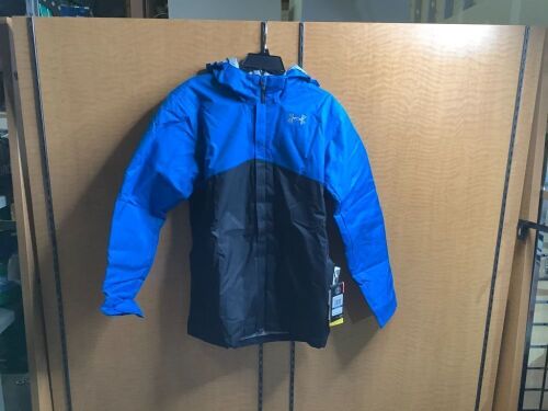 Under Armour Boys Youth XL, Coat, Appears New - Lot 545