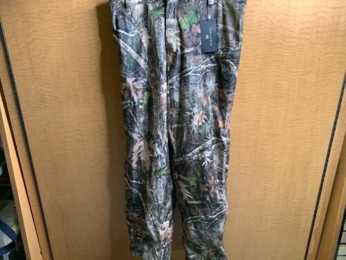 Red Head Squaltex Pant, XLarge, Appears New - Lot 584
