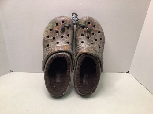 Crocs Men's 10, Appears New - Lot 591