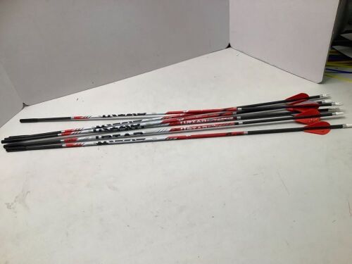 Maxima Premier Hunting Arrow 6 Pack, Appears New - Lot 599