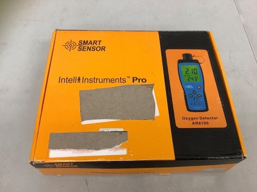 Smart Sensor Oxygen Detector, Powers Up, E-Commerce Return - Lot 107
