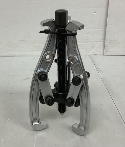 6 Inch 3 Jaw Gear Puller, Appears New - Lot 433