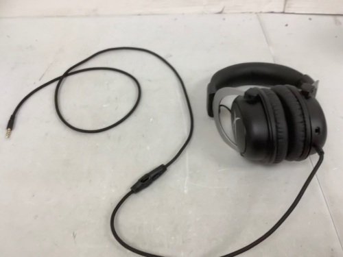 HyperX Headphones, Powers Up, E-Commerce Return - Lot 499