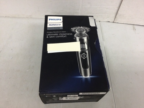 Philips Norelco Shaver, Powers Up, E-Commerce Return - Lot 798